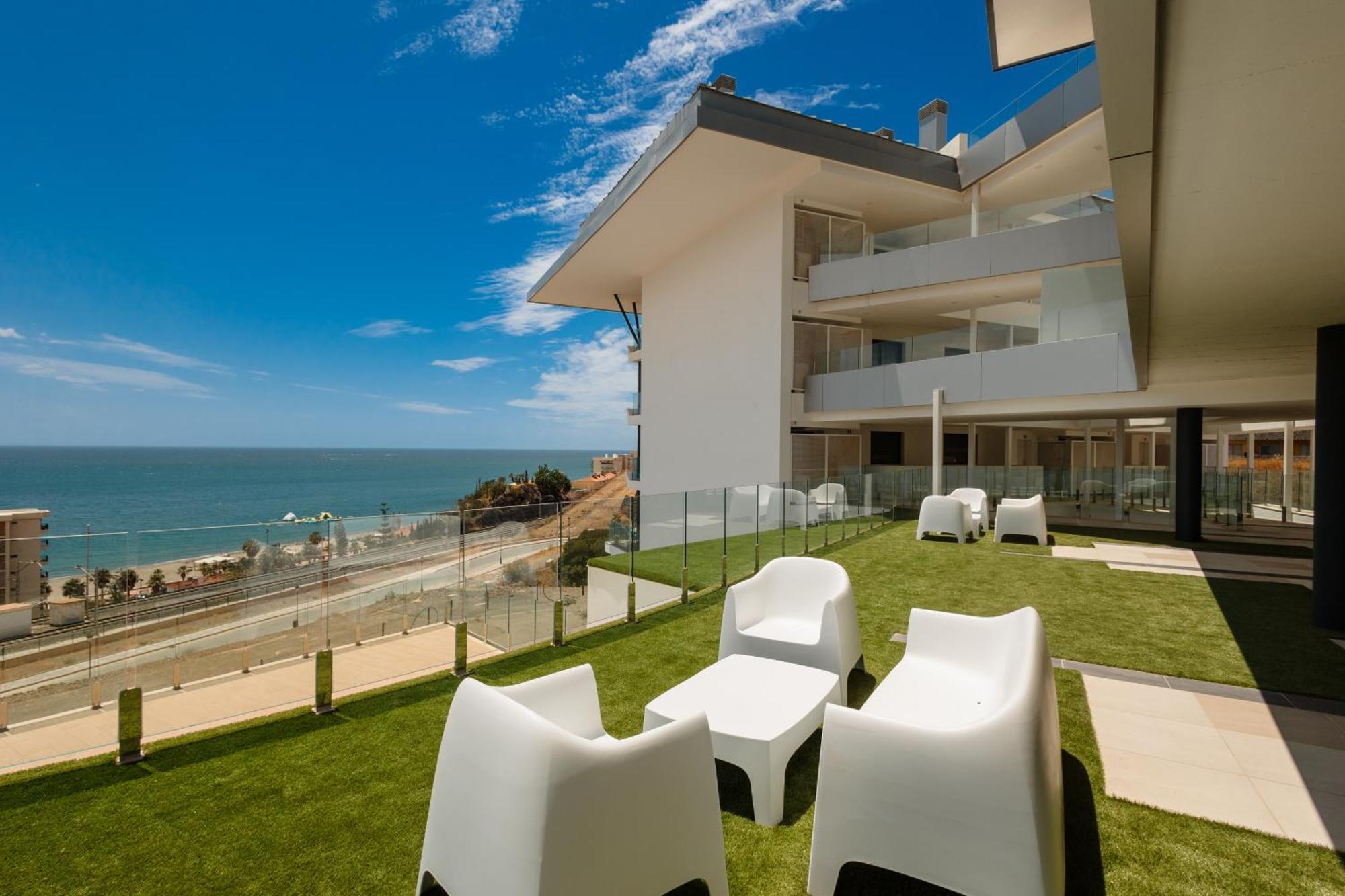 Modern Apartment, With Large Terrace And Panoramic Sea Views, In Fuengirola Malaga Exterior photo